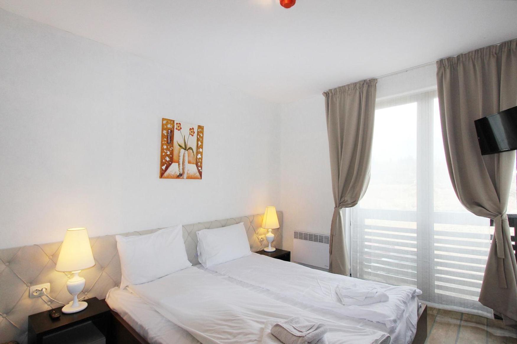 Alpine Lodge Bansko Apartments Экстерьер фото